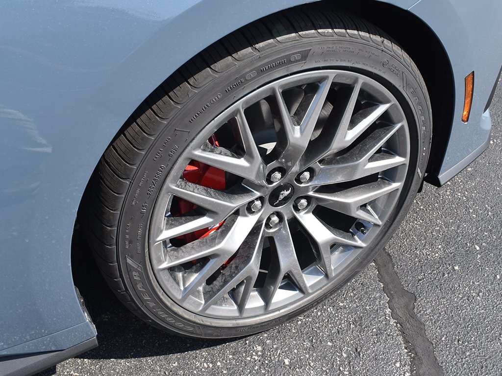 2025 Ford Mustang GT Premium photo 8