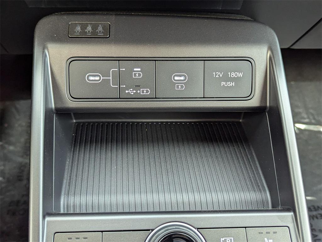 2025 Hyundai Kona Electric SEL photo 25