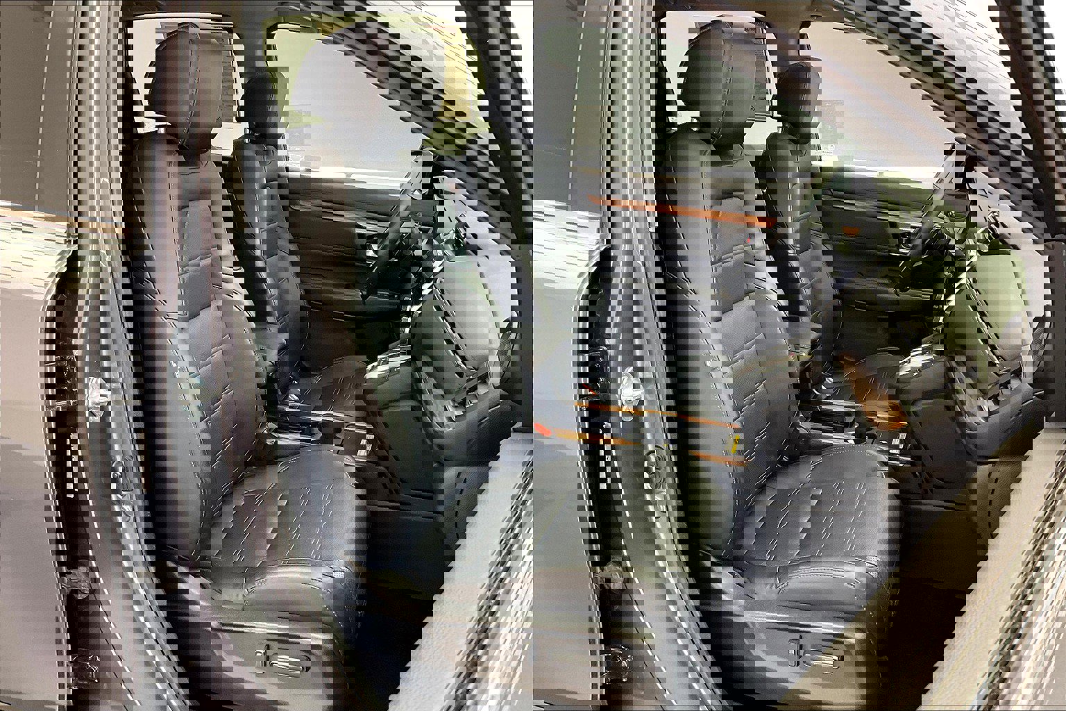 2022 Honda CR-V Hybrid Touring photo 6