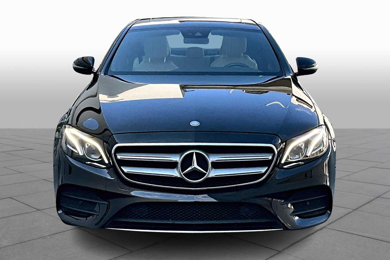 2017 Mercedes Benz E 300 Sport photo 3