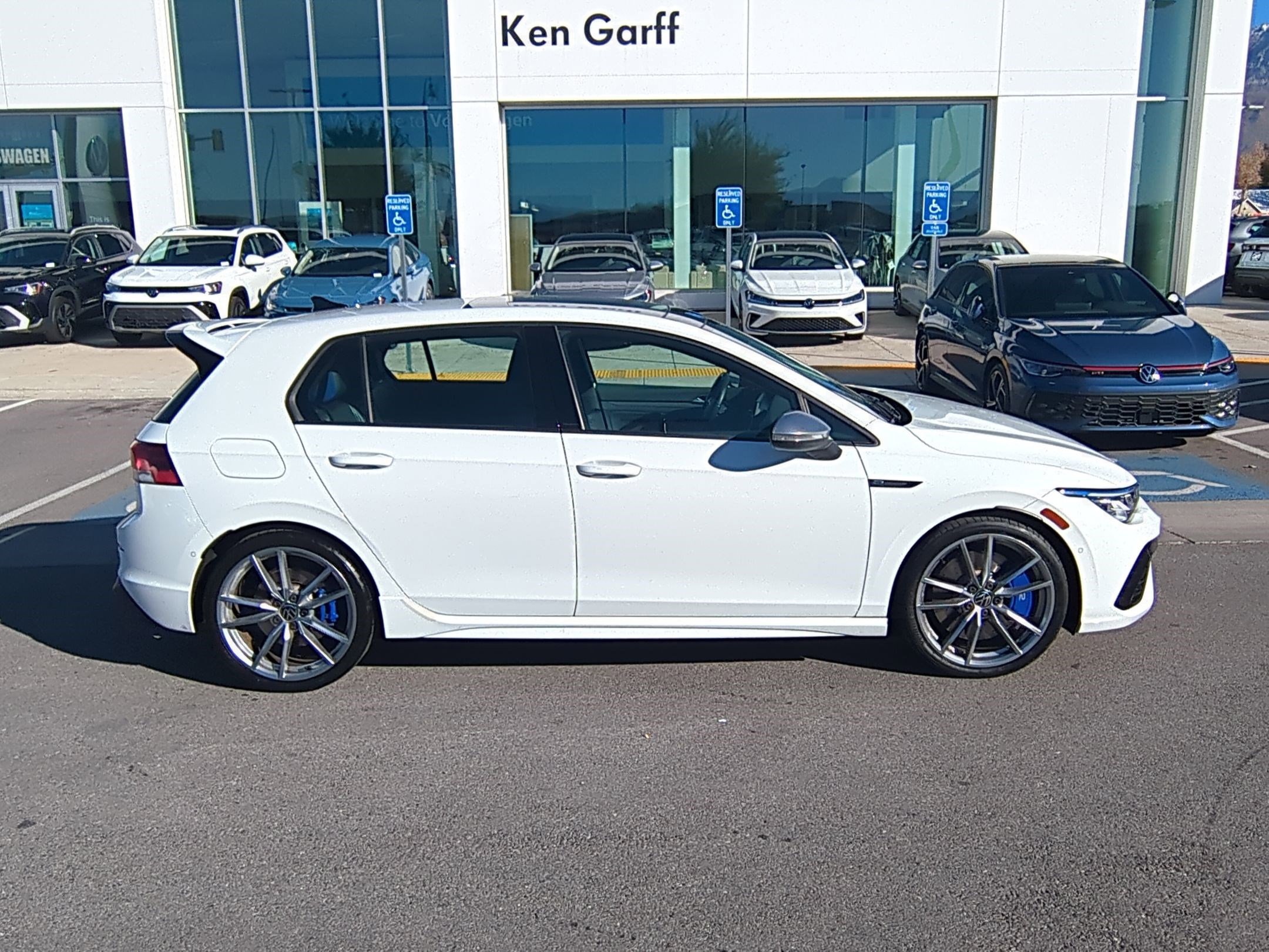 2024 Volkswagen Golf R photo 2