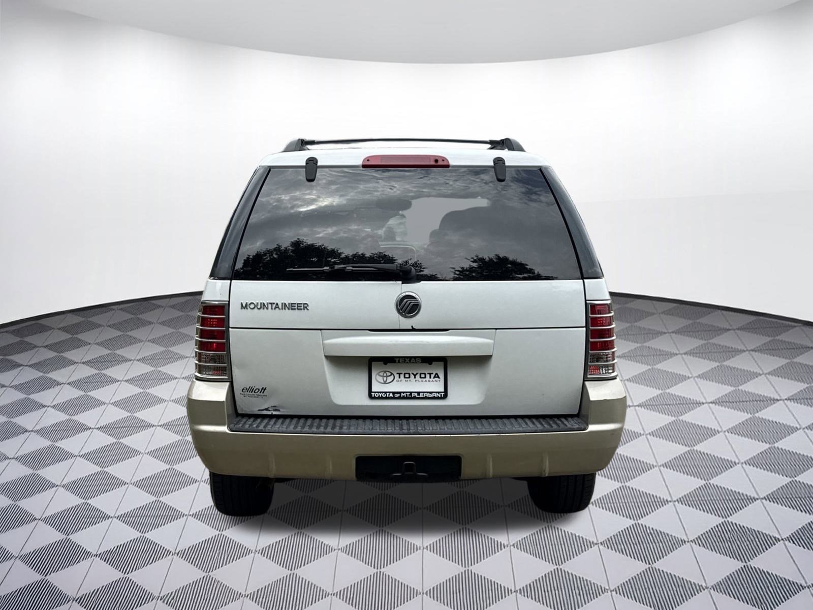 2004 Mercury Mountaineer photo 9