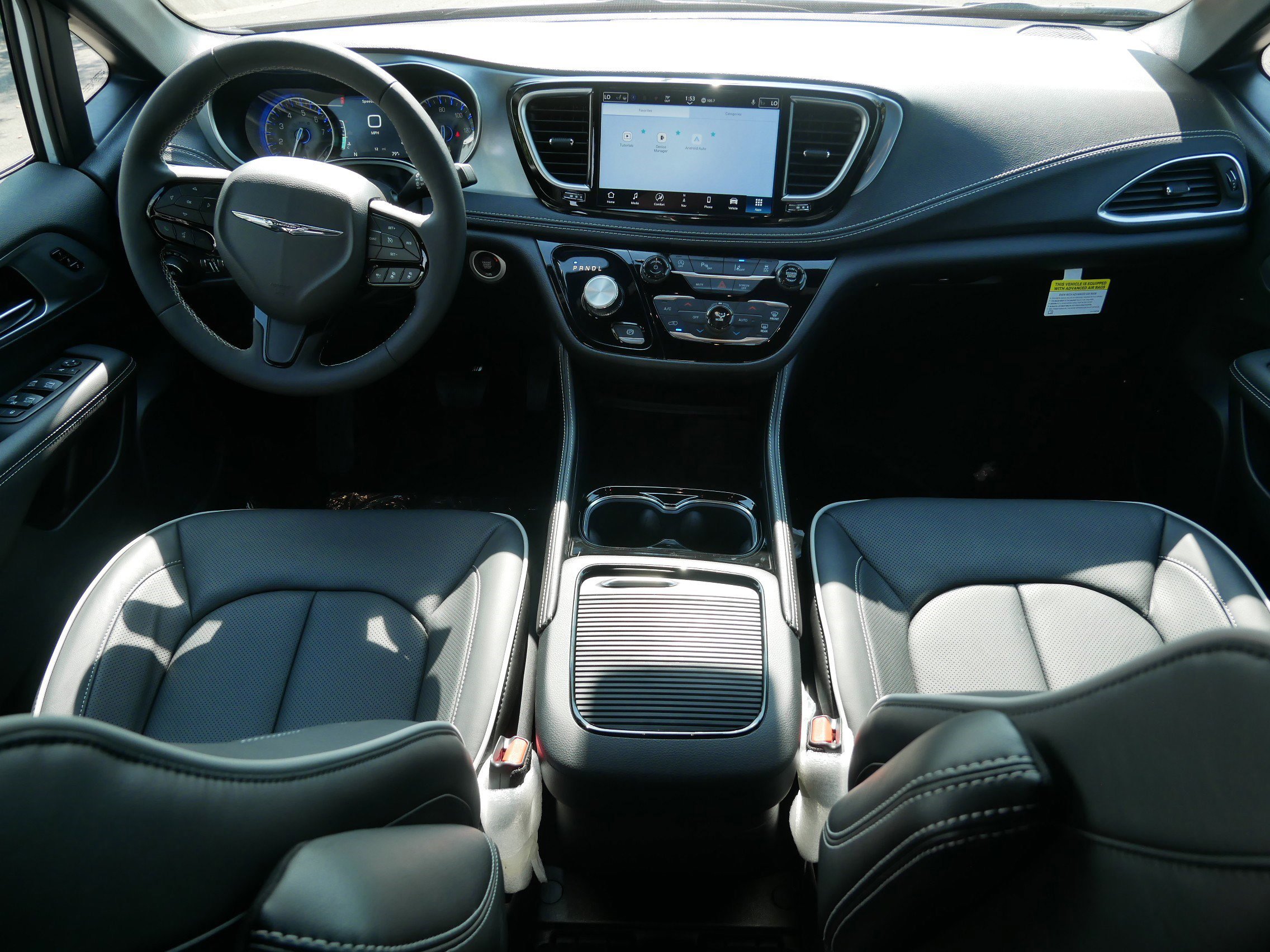 2026 Chrysler Pacifica Limited photo 12