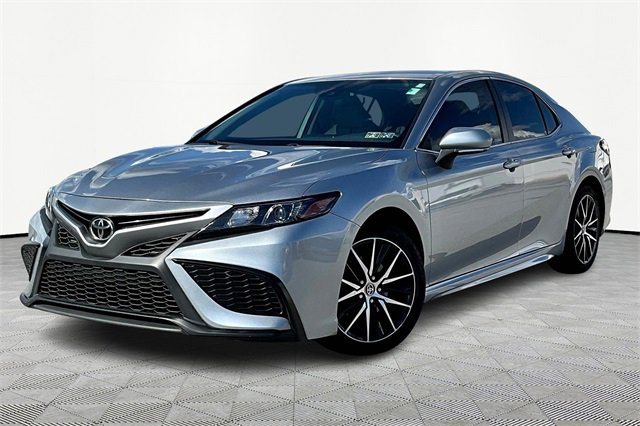 2022 Toyota Camry SE photo 3
