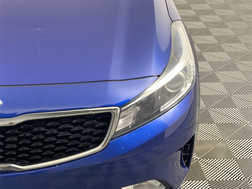 2017 Kia Forte EX photo 11