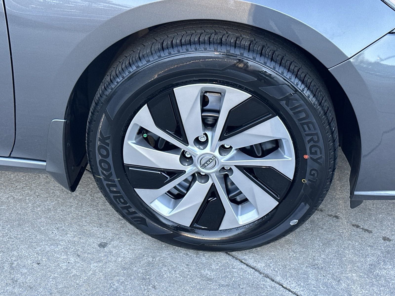 2025 Nissan Altima S photo 13