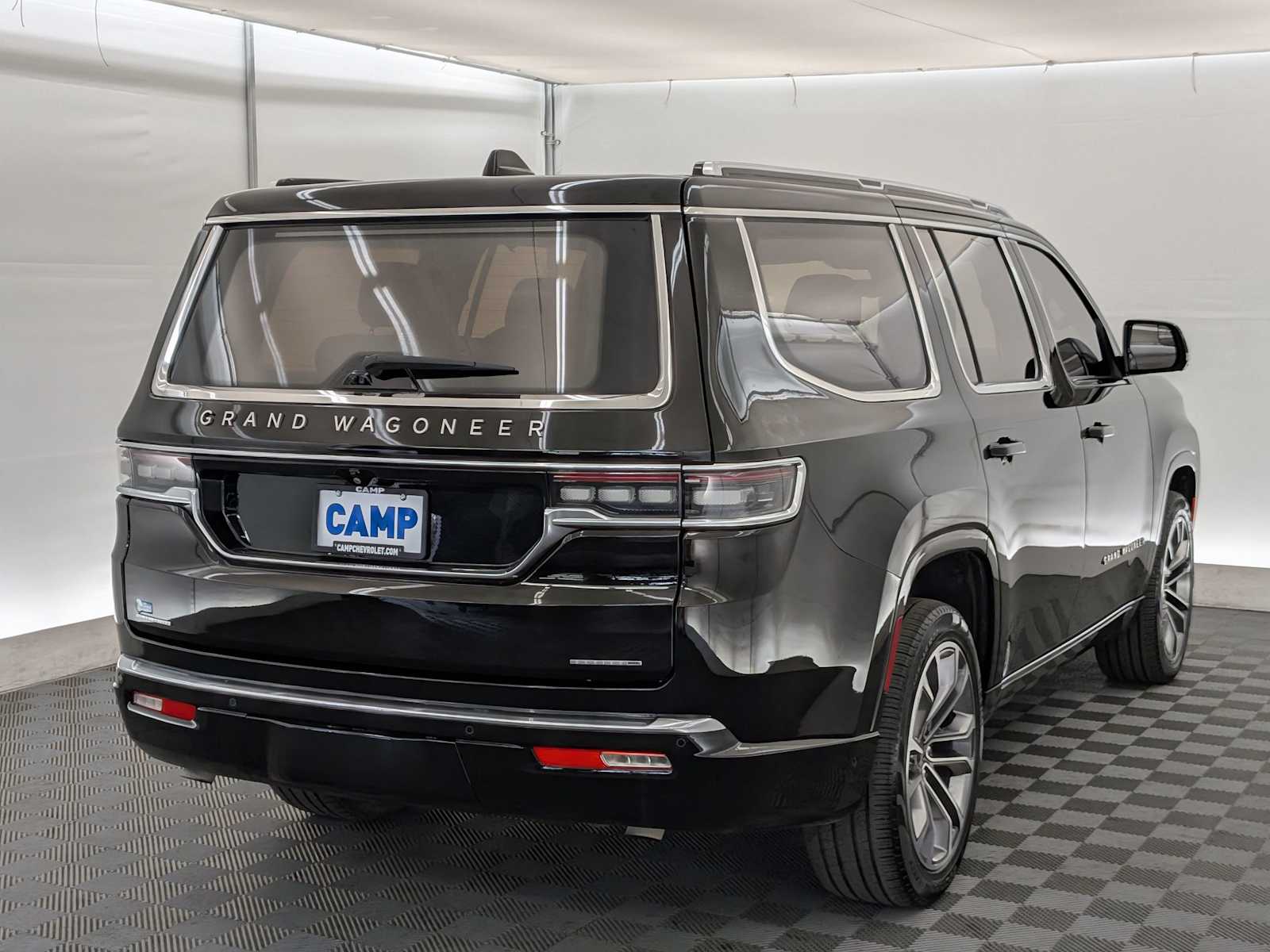 2023 Jeep Grand Wagoneer III photo 4