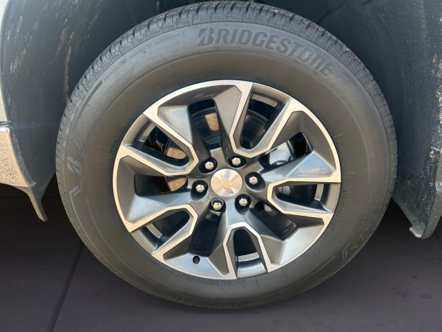2025 Chevrolet Silverado 1500 LT photo 13