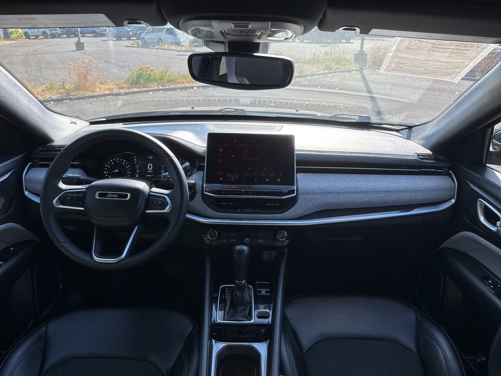 2024 Jeep Compass Latitude photo 29
