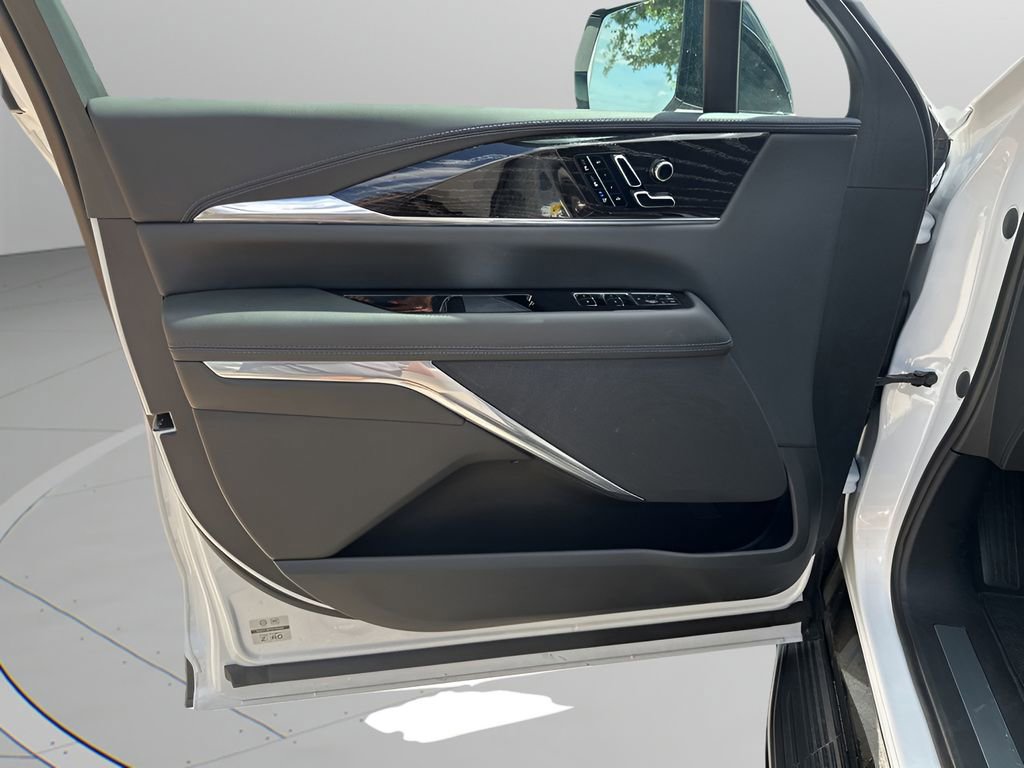 2025 Cadillac Escalade IQ Sport photo 40