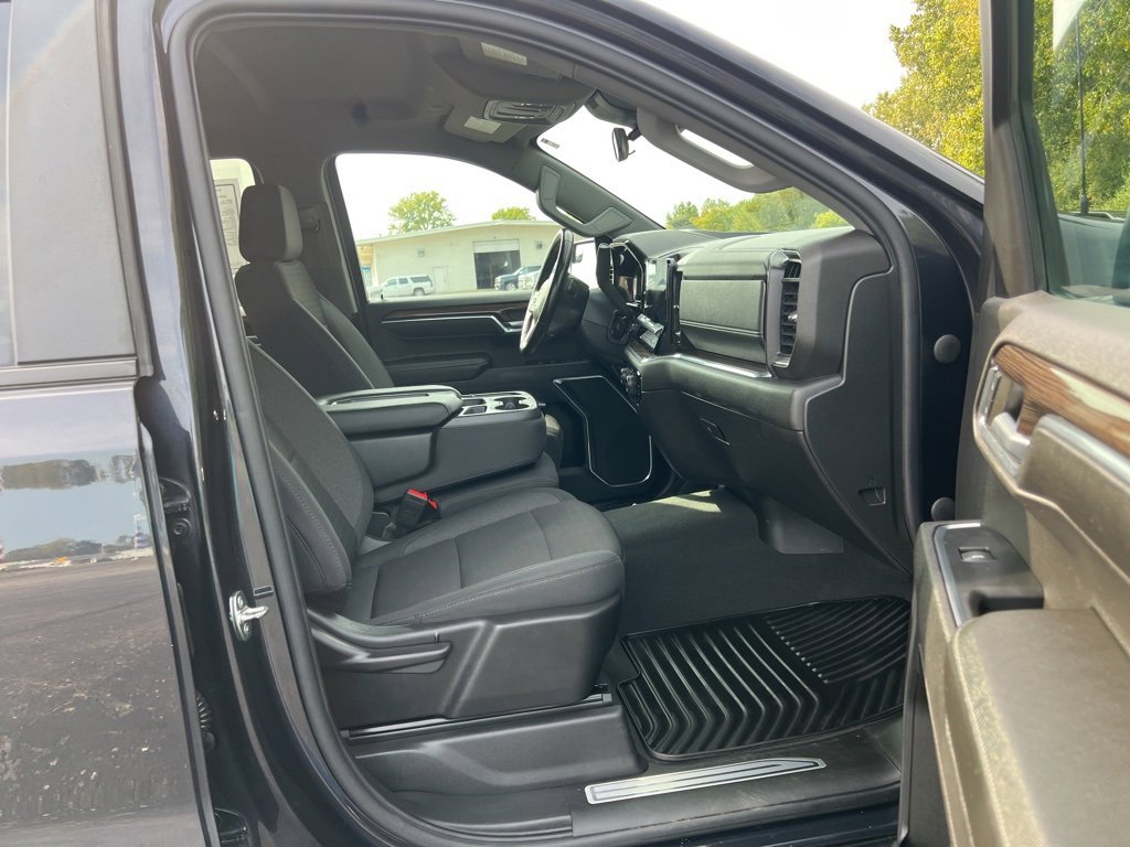 2023 Chevrolet Silverado 1500 LT photo 21
