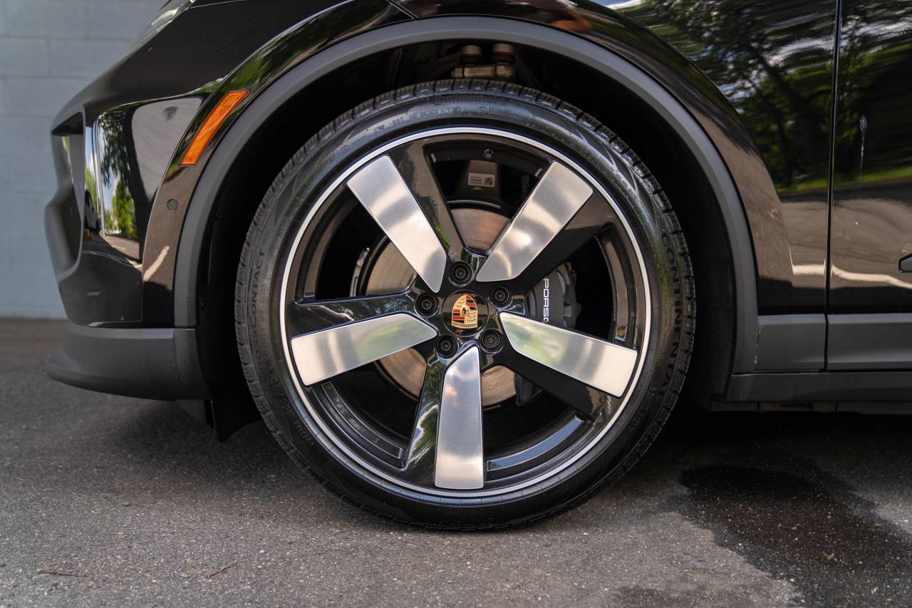 2025 Porsche Macan 4 Electric photo 11
