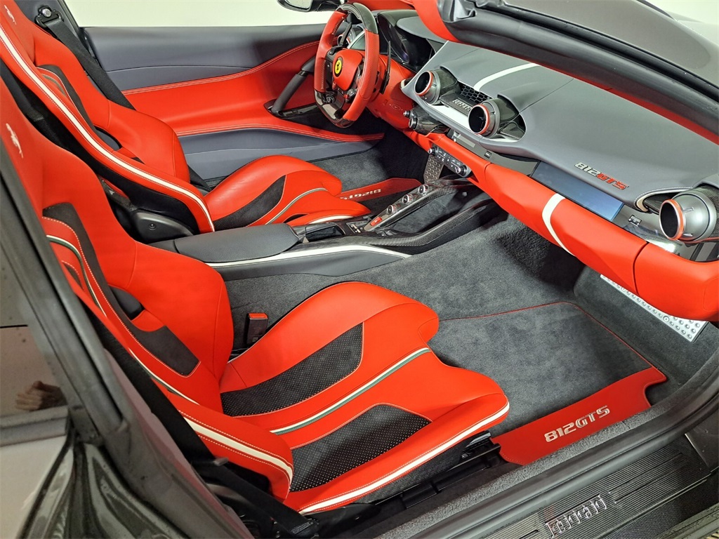 Certified Used 2022 Canna di Fucile Ferrari Base image 7