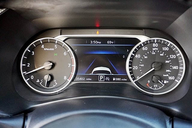 Used 2024 Gray Nissan SV image 29