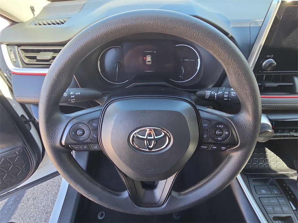 2024 Toyota RAV4 XLE photo 24