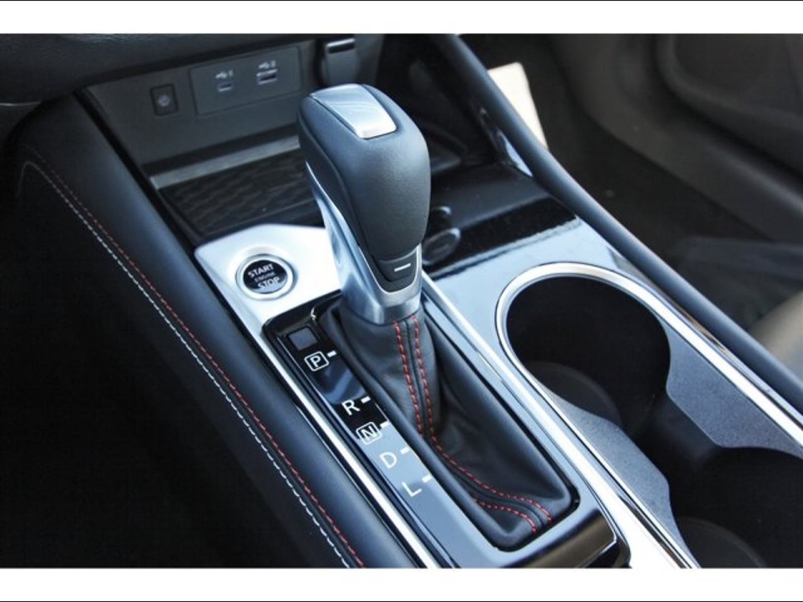 2025 Nissan Altima SR White at Robbins Nissan