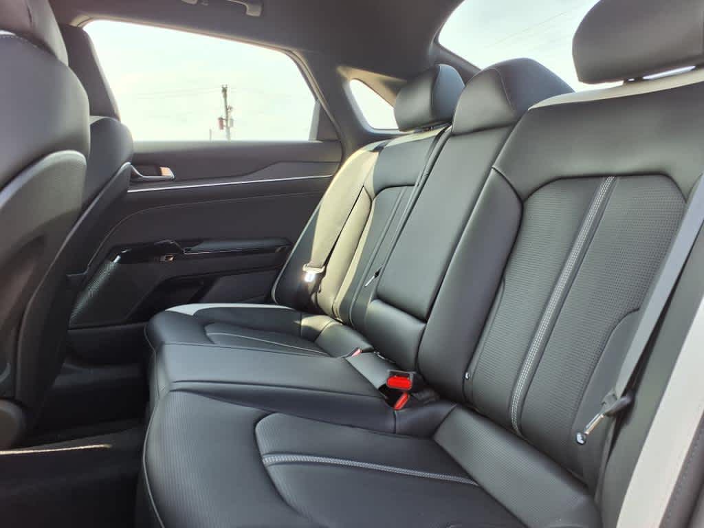 2025 Kia K5 GT-Line photo 6