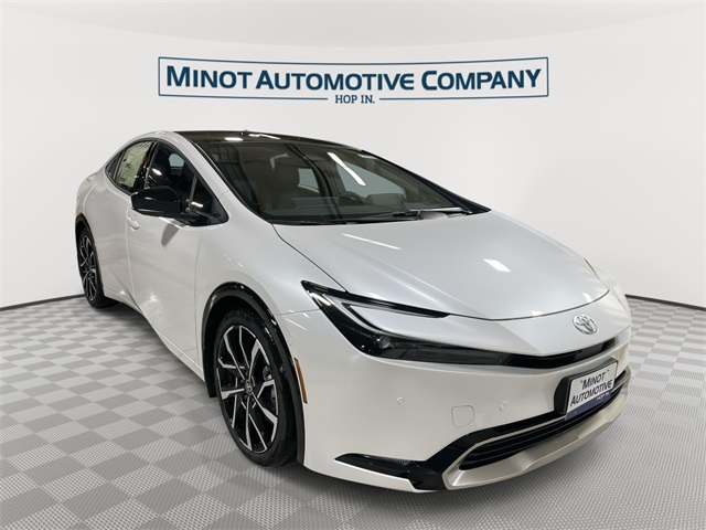 2026 Toyota Prius XSE Premium's photo