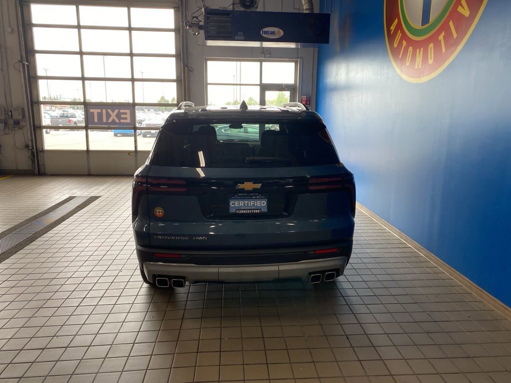 2025 Chevrolet Traverse photo 10