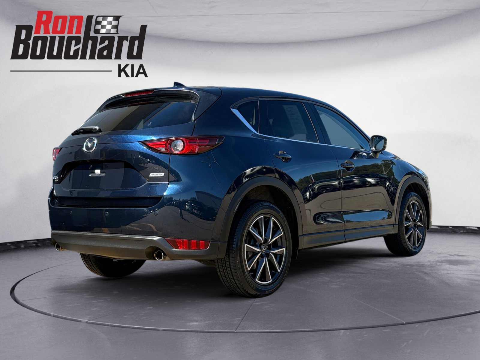 2017 Mazda CX-5 Grand Touring photo 2