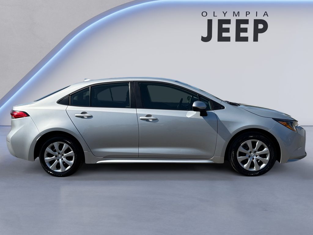 2024 Toyota Corolla LE photo 6
