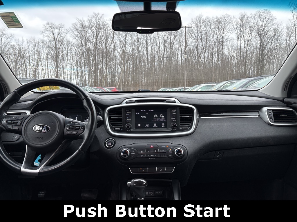 2017 Kia Sorento LX photo 2