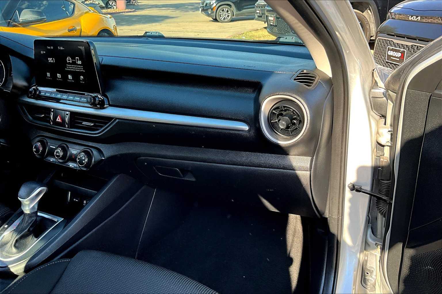 2021 Kia Forte FE LXS photo 16