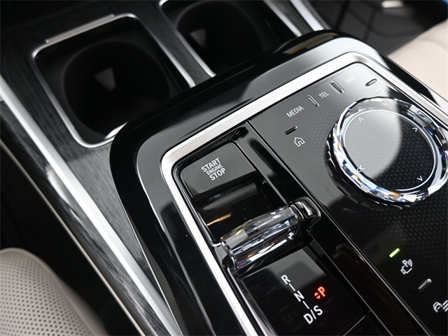 2025 Bmw 740i photo 2