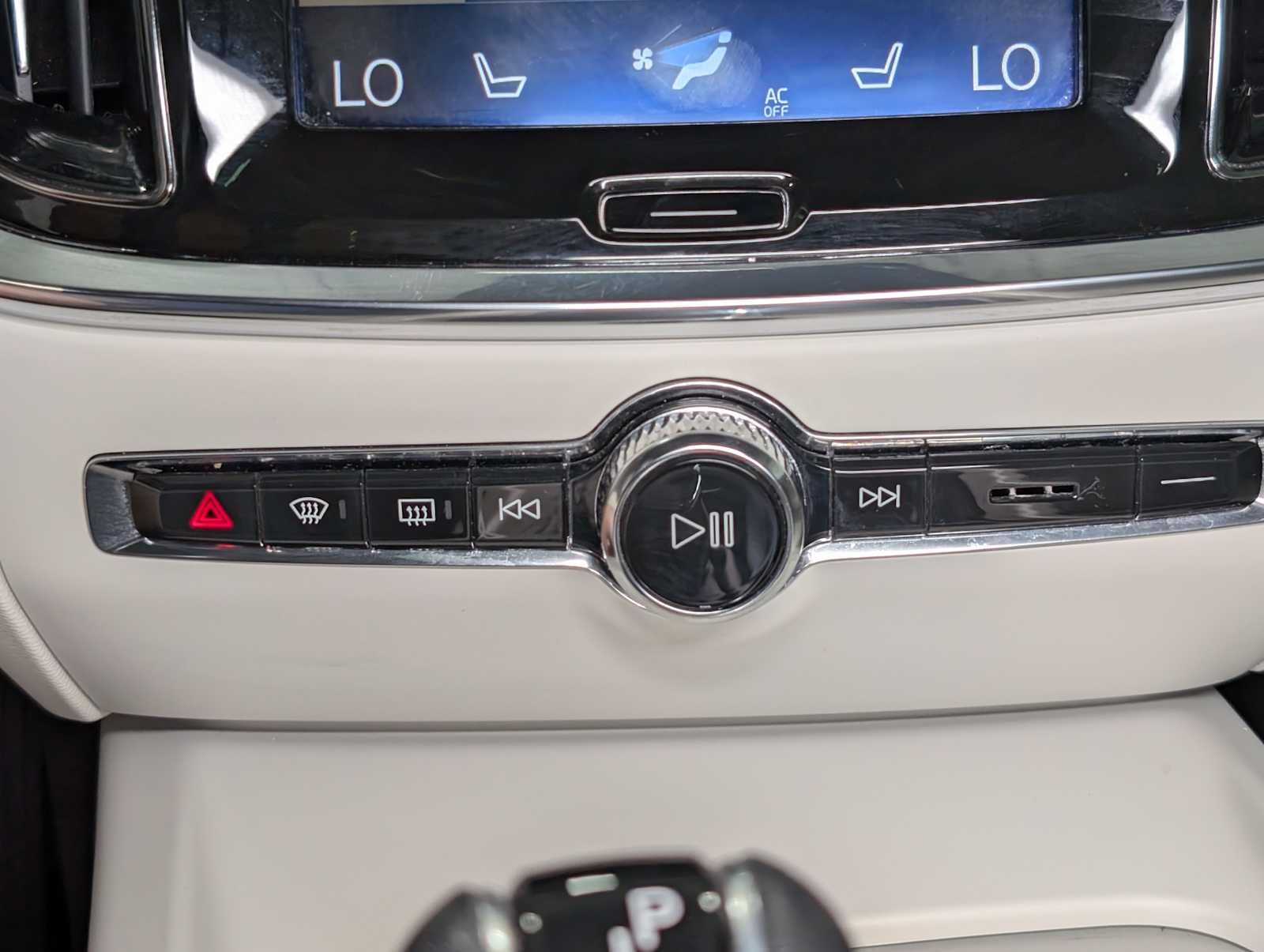 2020 Volvo V60 Cross Country photo 29