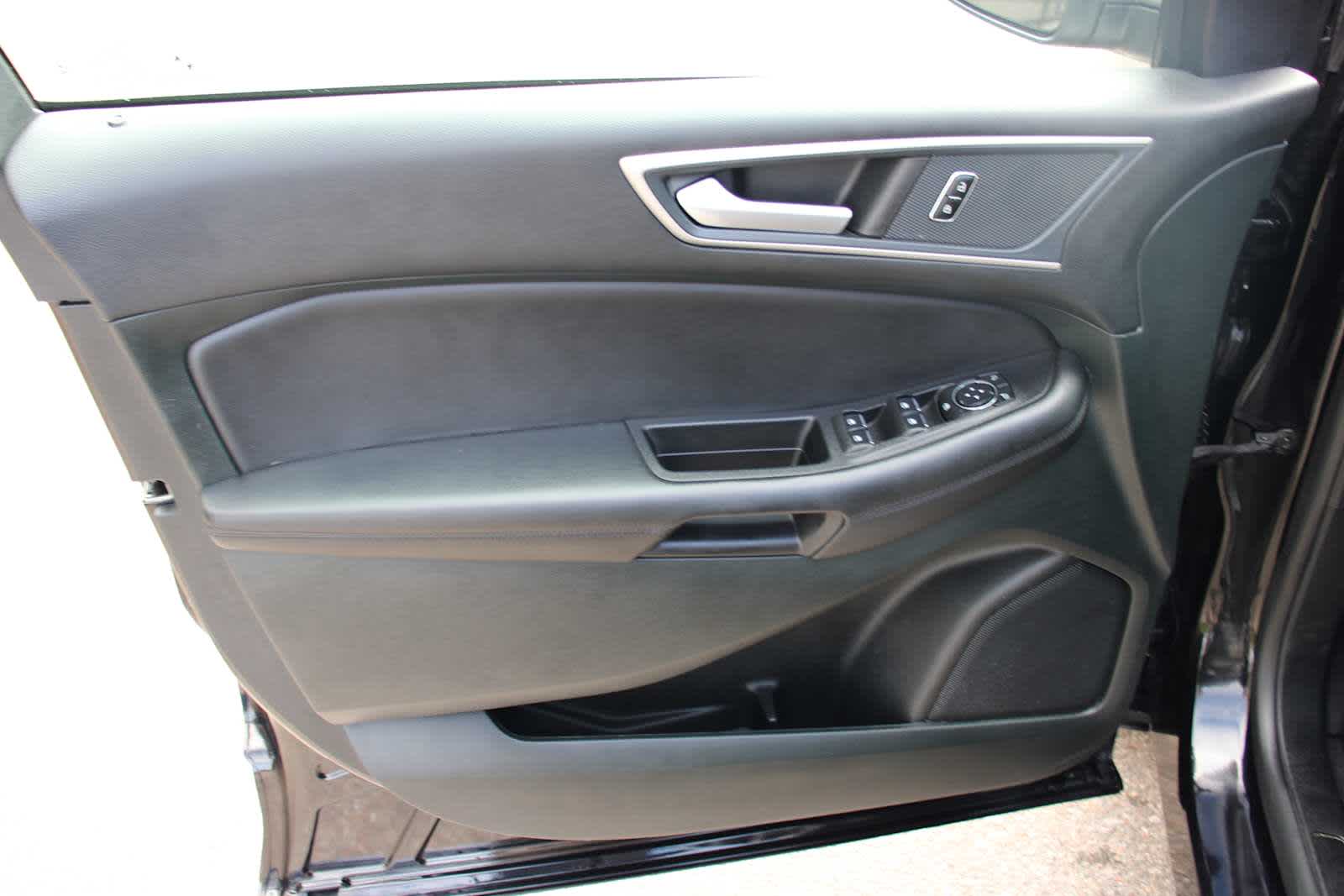 2024 Ford Edge SEL photo 13