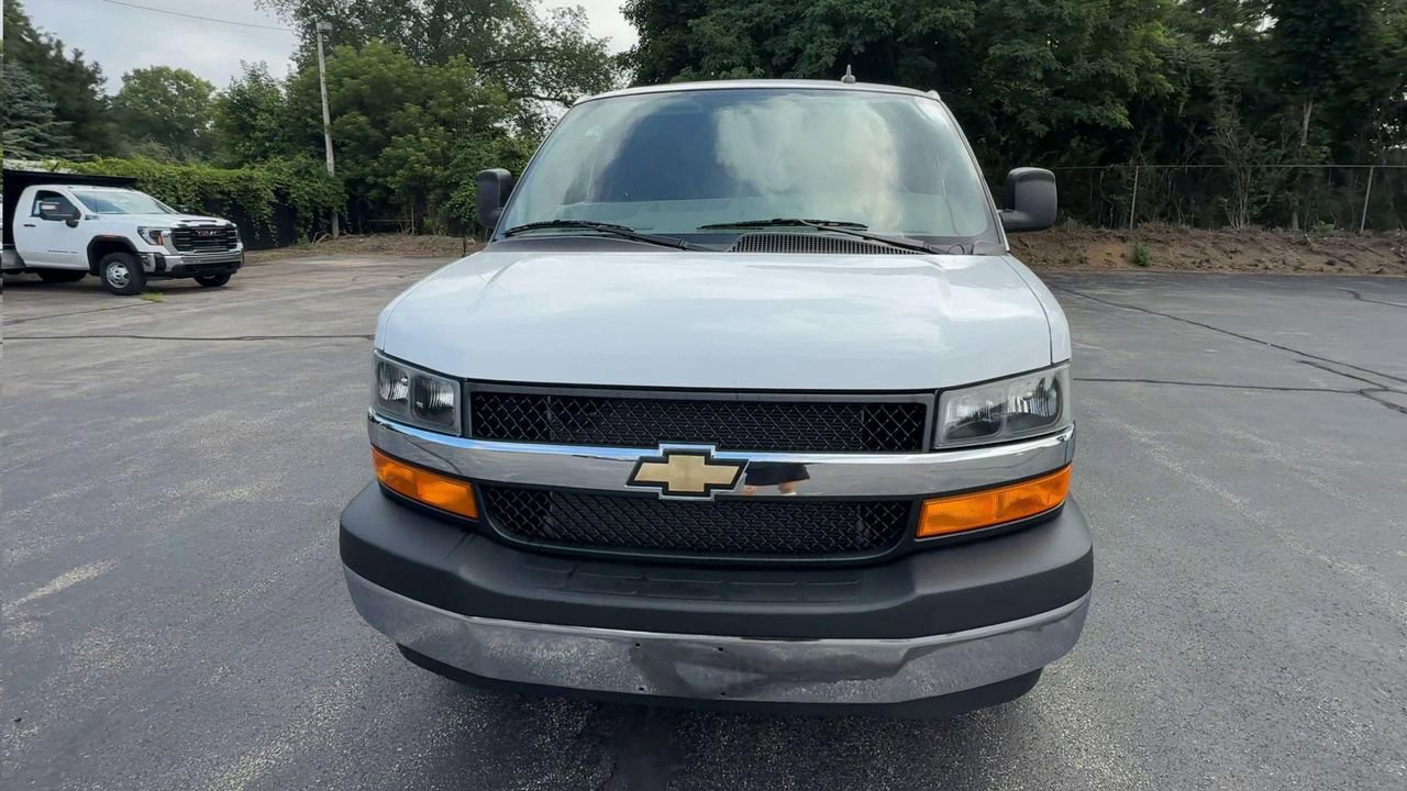 2023 Chevrolet Express Cargo Van photo 3