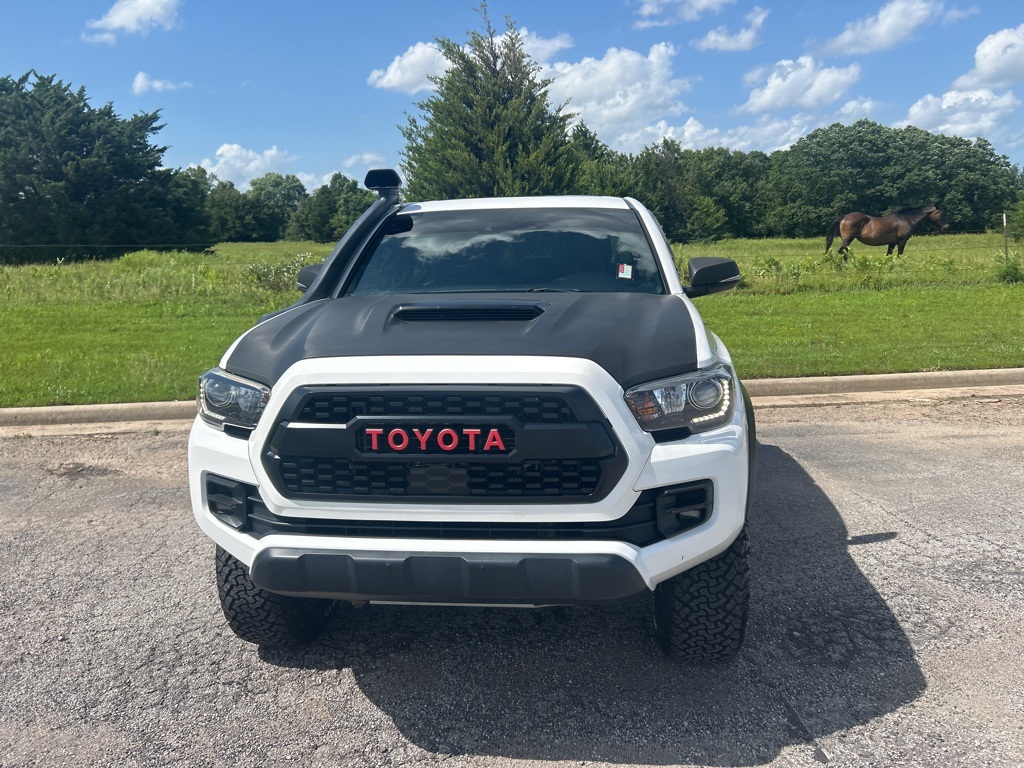 2019 Toyota Tacoma TRD Pro photo 2