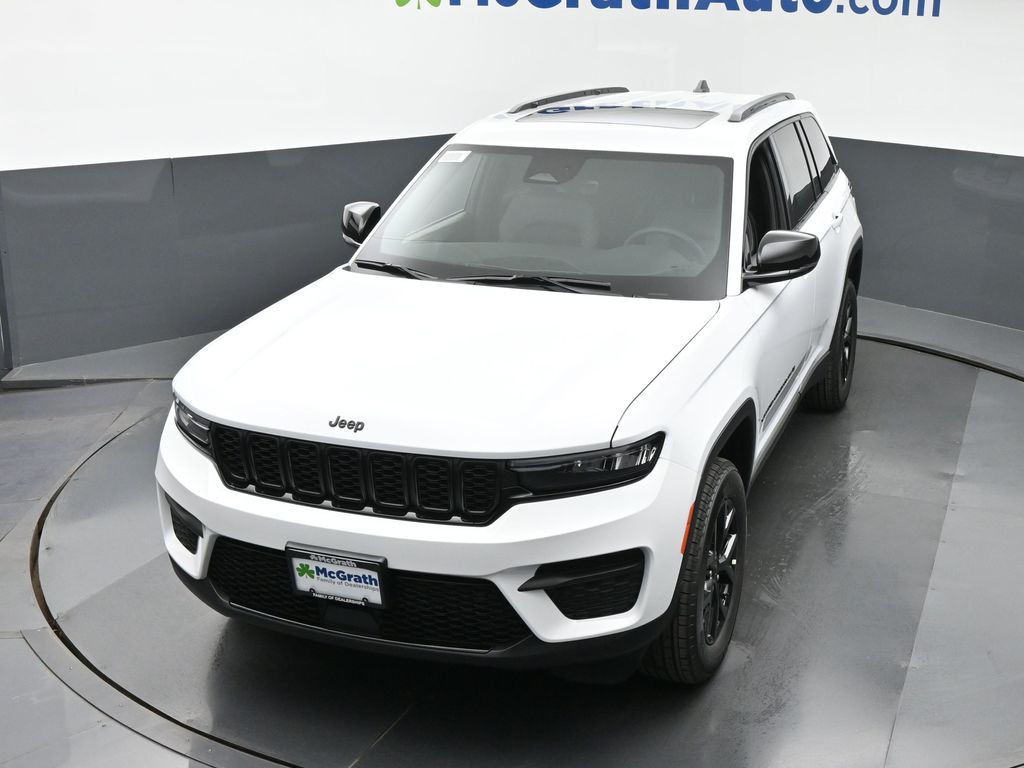 2025 Jeep Grand Cherokee Altitude photo 23