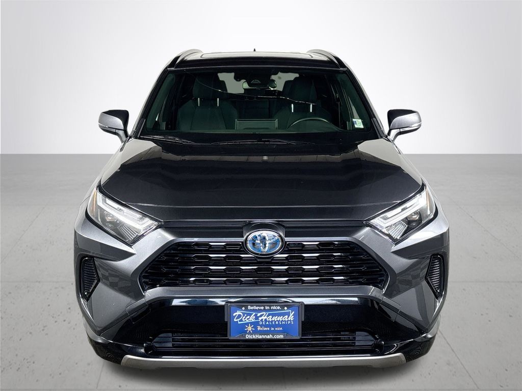 2022 Toyota RAV4 Hybrid SE photo 3