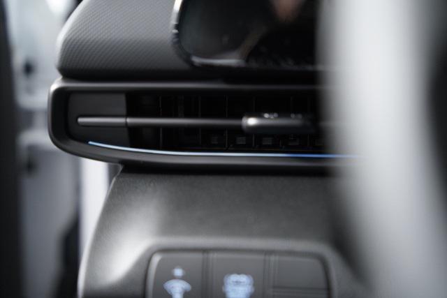 2025 Hyundai Elantra Hybrid SEL Sport photo 3
