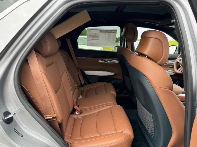 2026 Genesis GV70 2.5T Advanced photo 4