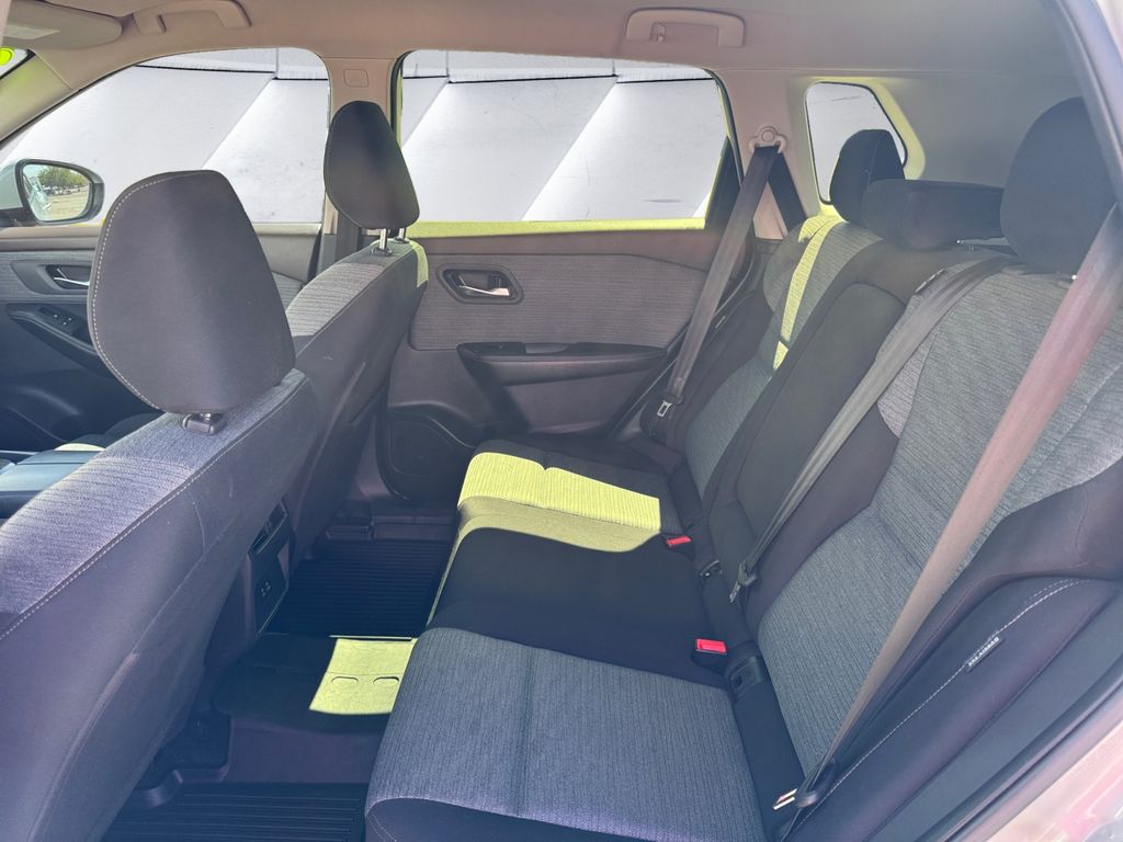 2023 Nissan Rogue SV photo 13