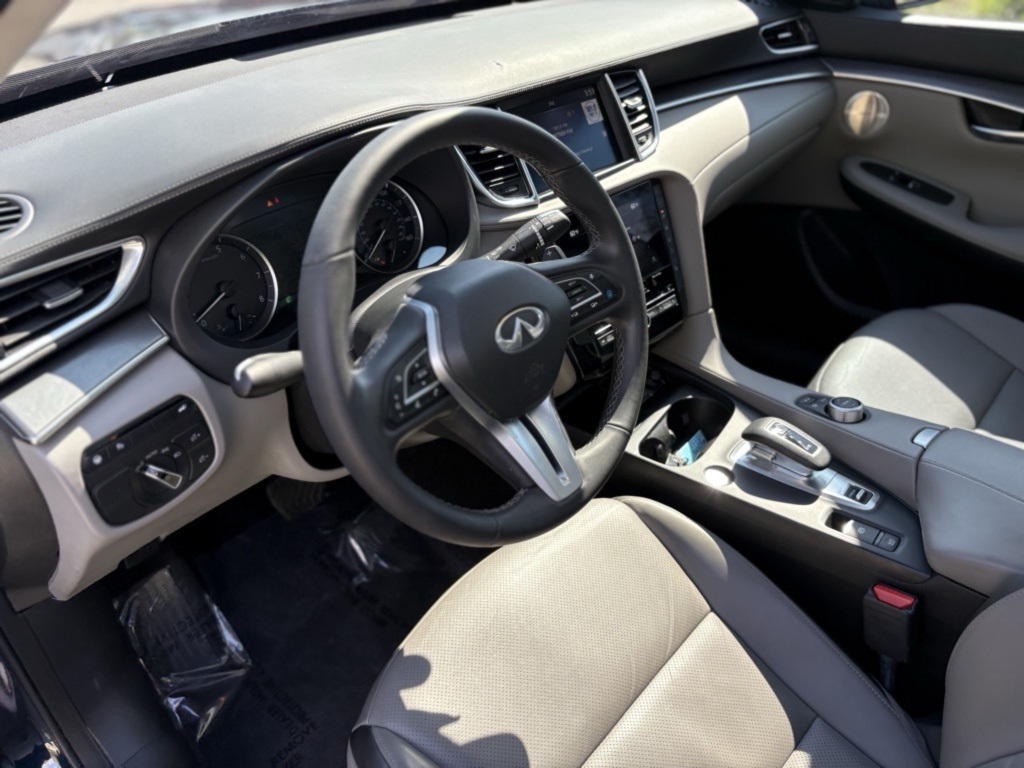 2023 Infiniti QX50 Luxe AWD photo 16
