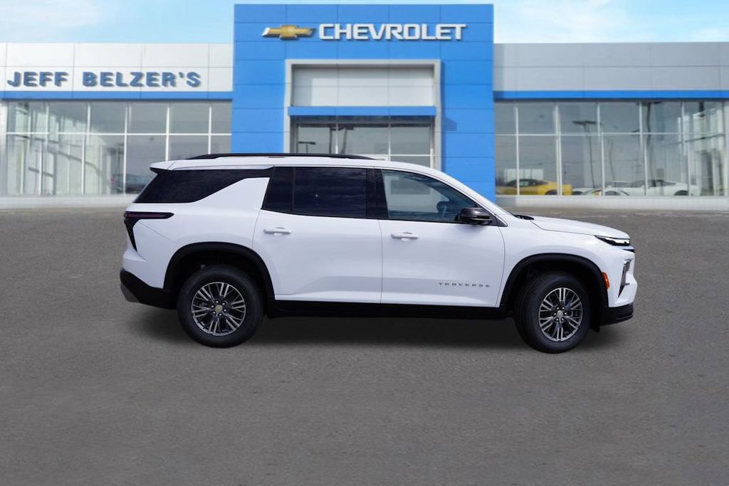 2026 Chevrolet Traverse photo 2
