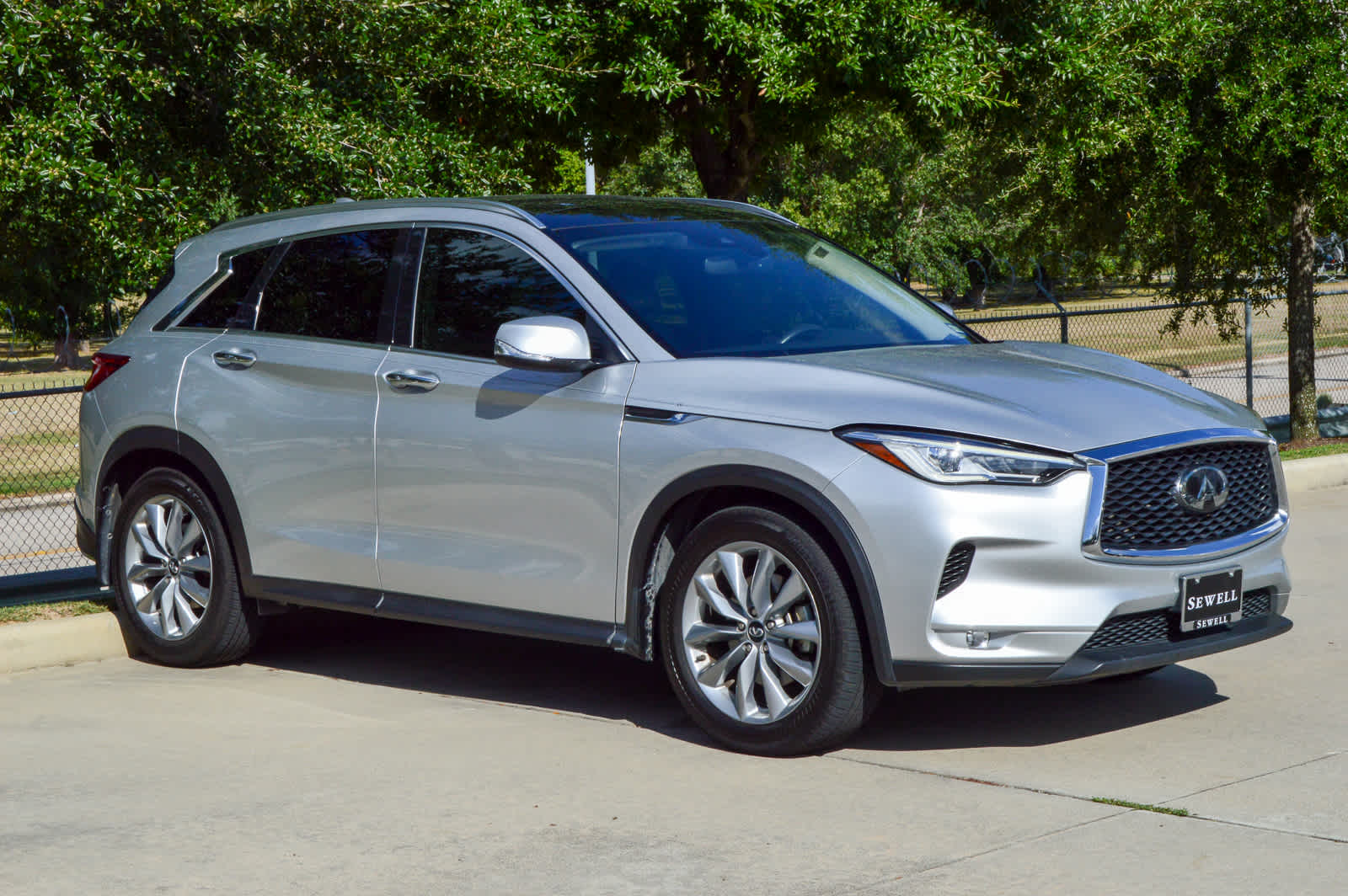 2020 Infiniti QX50 Luxe photo 3