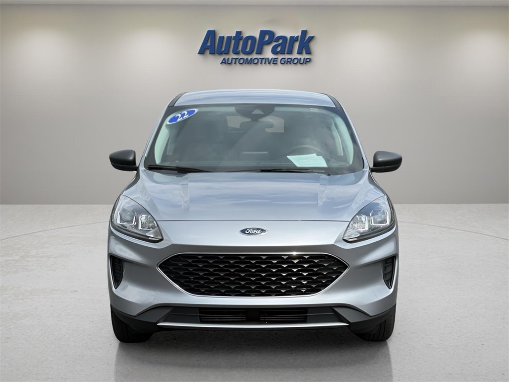 2022 Ford Escape SE photo 2