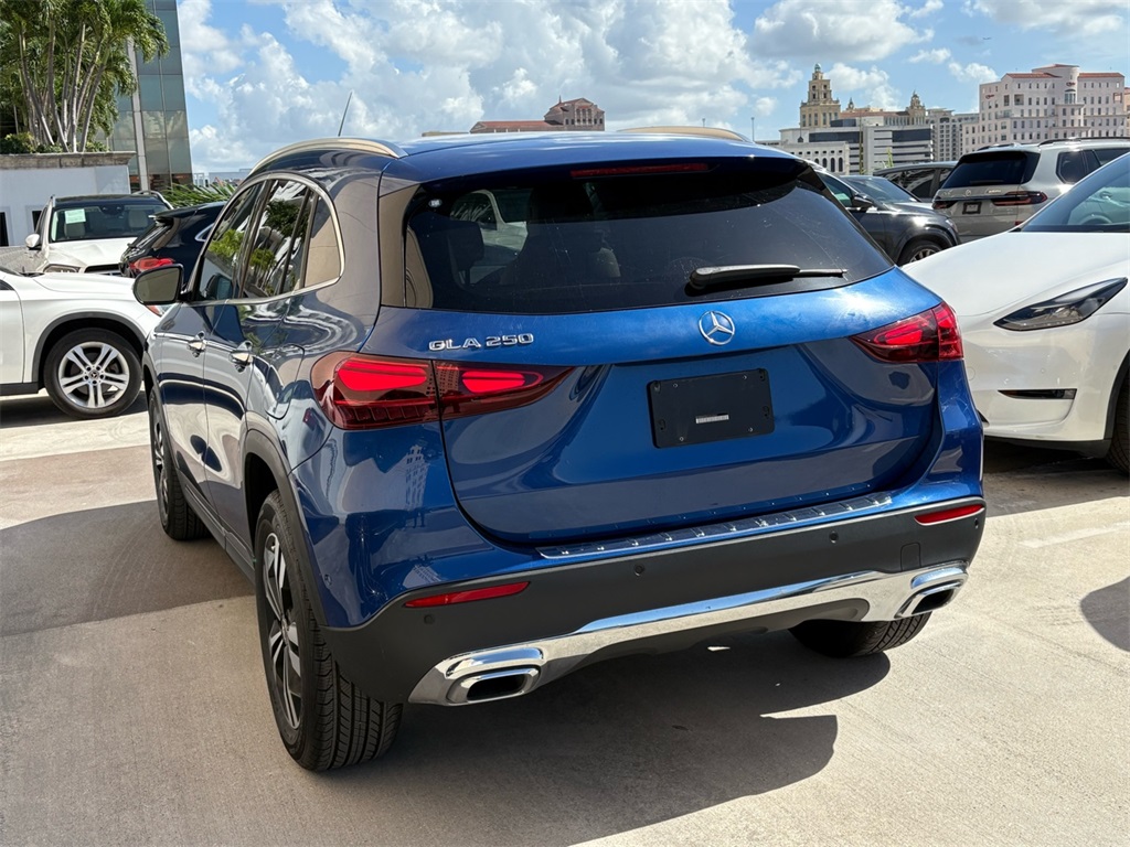 2025 Mercedes Benz GLA 250 photo 3