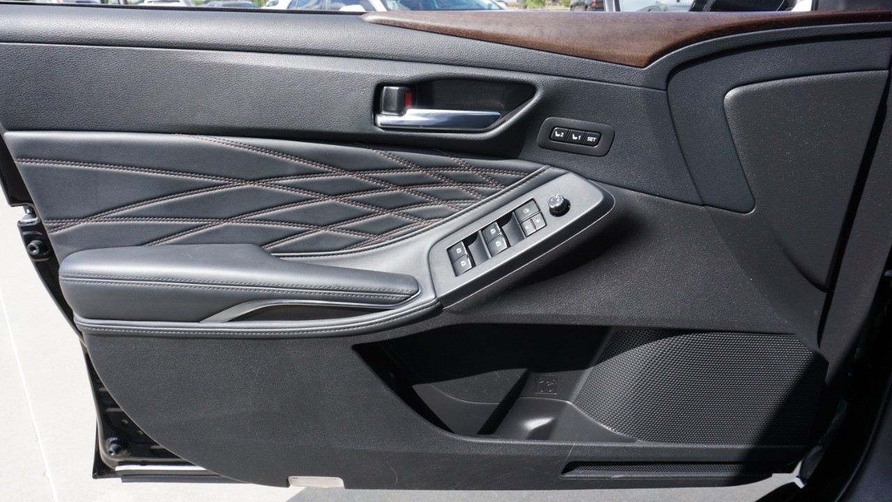 2021 Toyota Avalon Limited photo 20