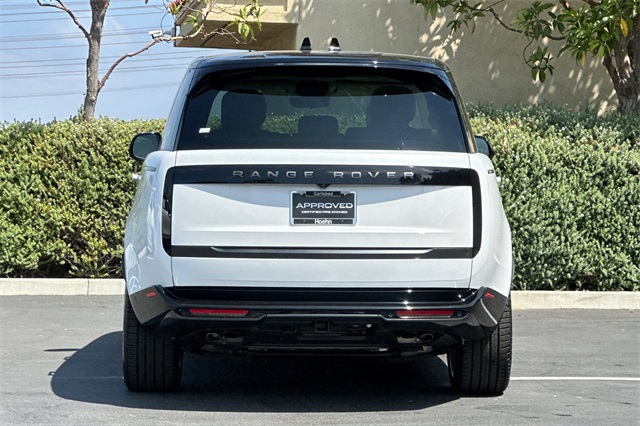 2024 Land Rover Range Rover SE photo 3