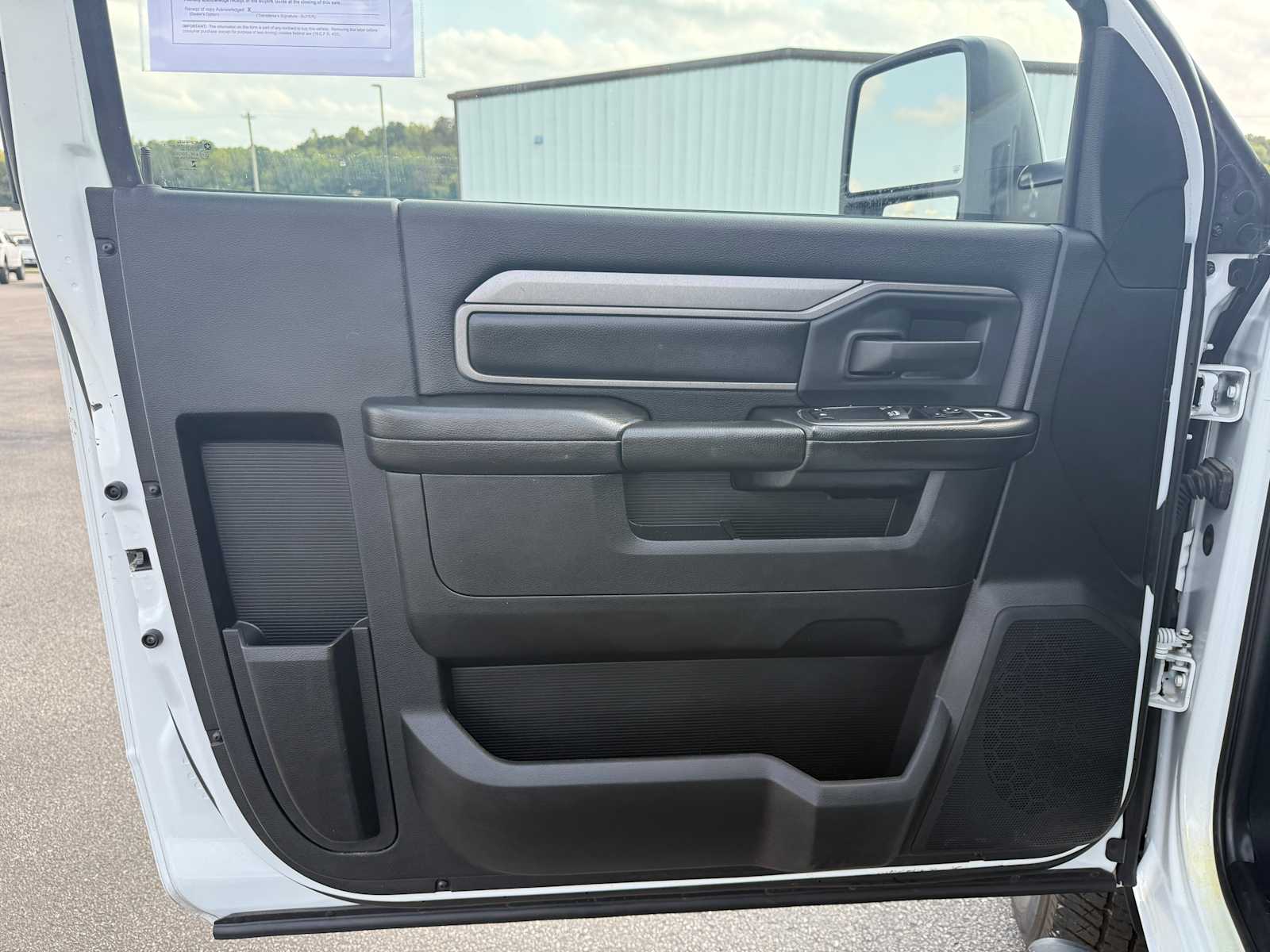 2024 Ram 2500 Tradesman photo 17