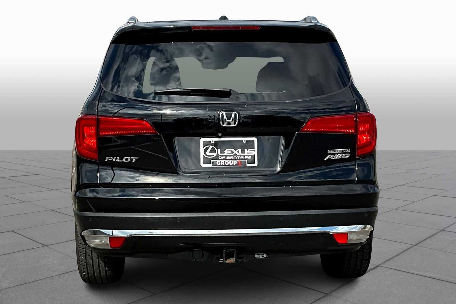 2016 Honda Pilot Touring photo 4