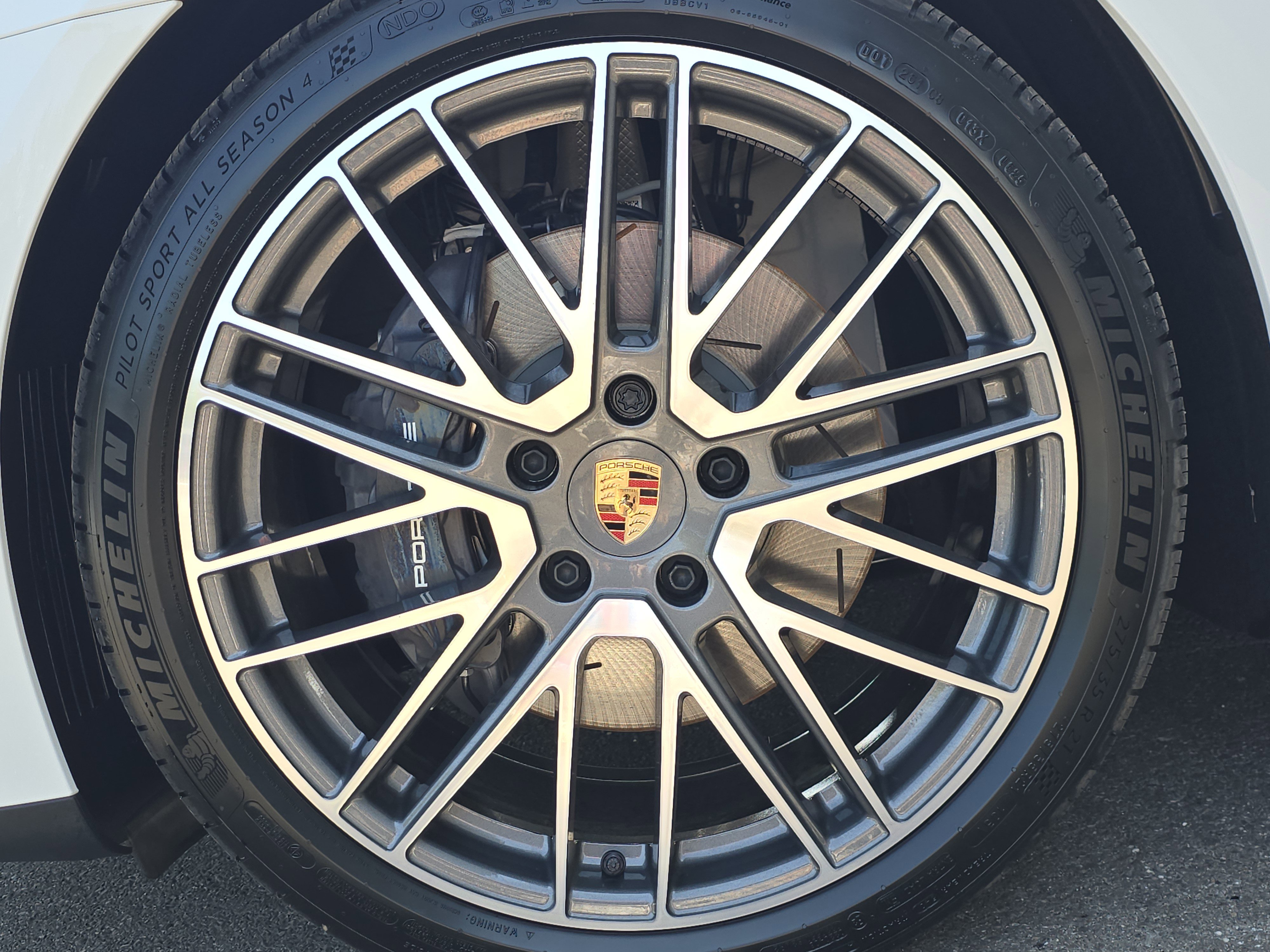 2025 Porsche Panamera 4 photo 7