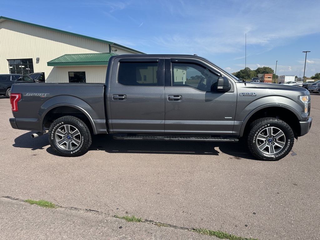 2016 Ford F-150 XLT photo 27