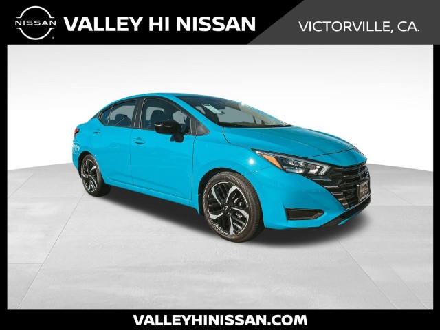 2025 Nissan Versa SR's photo