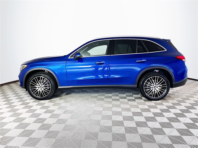 2026 Mercedes Benz GLC 300 photo 4
